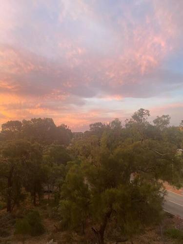 Bright 1 Bedroom Joondalup Stay in 君達樂