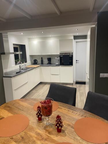 ห้องครัว, Graafjansdijk B Vakantiehuis met 3 slaapkamers net over de Belgische grens in แตนูเซ็น