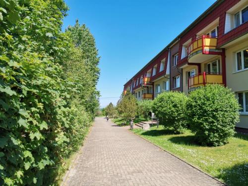 Hotellet från utsidan, Kleine Ferienwohnung am Strand in Kühlungsborn (Kleine Ferienwohnung am Strand in Kuhlungsborn) in Ostseebad Kühlungsborn