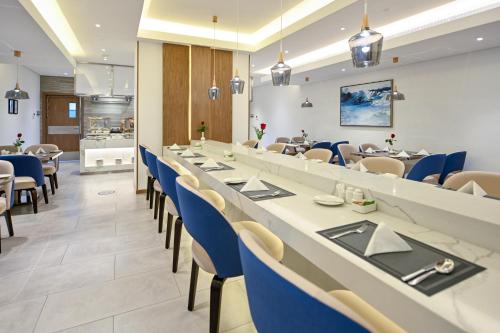 Restaurant, Comfort Hotel Jeddah King Road near Jeddah Corniche