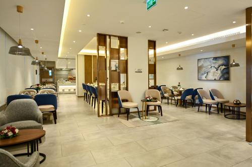 Restaurant, Comfort Hotel Jeddah King Road near Jeddah Corniche