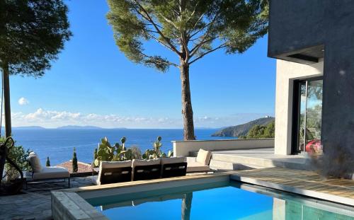VILLA 650, Vue Mer magnifique, entièrement rénovée avec piscine