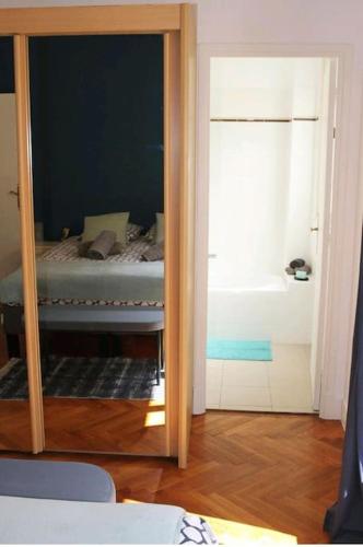 One-Bedroom Apartment image 8