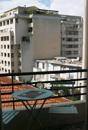 One-Bedroom Apartment image 6