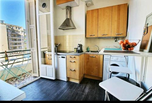One-Bedroom Apartment image 2