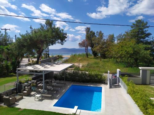  Divine Luxury Apartments in Toroni