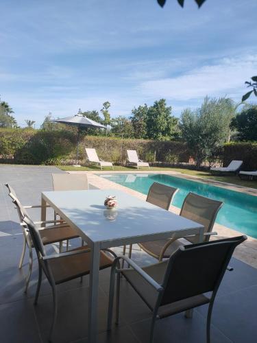 Villa Sara avec sa piscine et jardin - Apartment - Marrakech