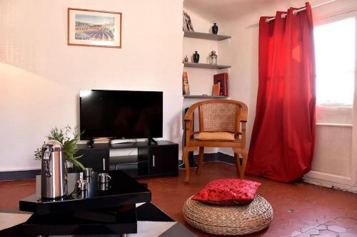 Lovely flat in the heart of the medieval city - Location saisonnière - Hyères