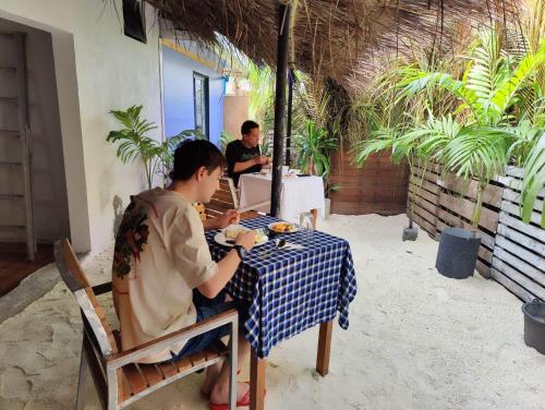 Comida y bebida, Rashuthere Maldives in Alifu Alifu Atoll