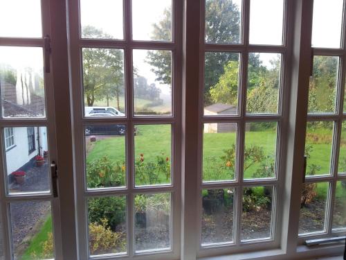 Brambles Bed and Breakfast - image 14