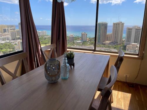 Hawaiian Monarch Penthouse 402