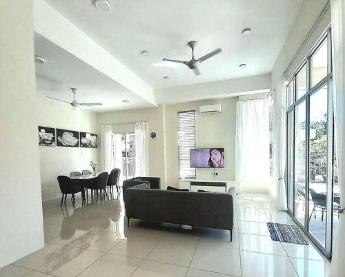 IMPIAN STAY #2 Semi Bungalow House, Kuah