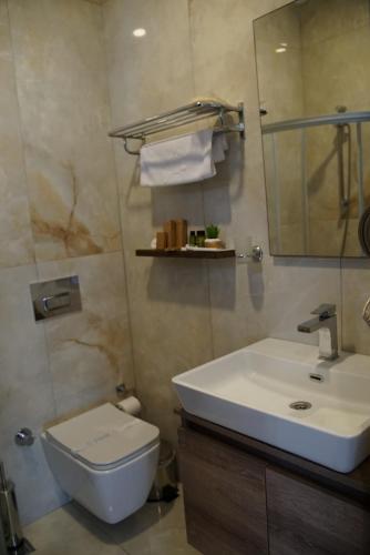 Room 23 Boutique Hotel - image 3