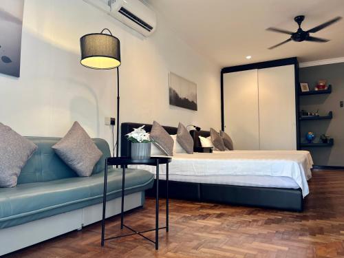 G Beach Front Villa – Batu Ferringgi, NY