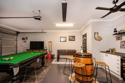 'Devan House' Family Retreat with Games Room