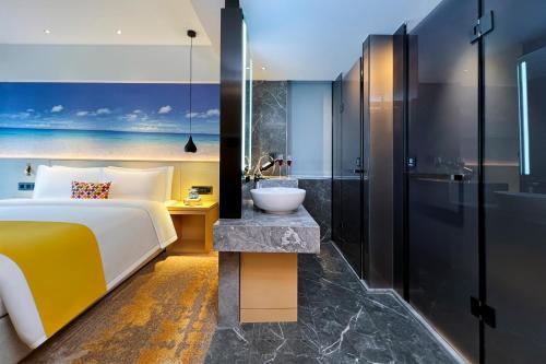 room detail thumbnail 1