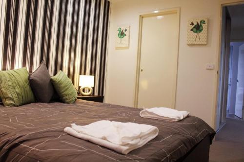 Tranquil, Relaxing Forrest Style Apartment - Braddon CBD