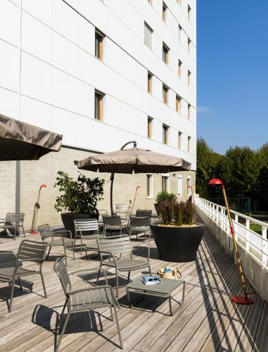 Okko Hotels Grenoble Jardin Hoche - image 6