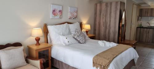 Private Guest Suite with 24hr Electricity, East London in Vincent