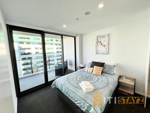 Light & Lovely in Canberra's CBD - 1BR Apt w/Carsp