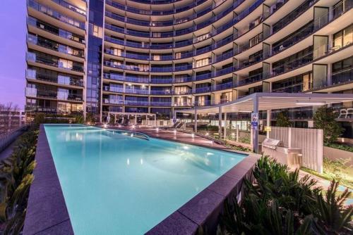 Perfectly Located Modern Apartment - Canberra CBD near Floriade