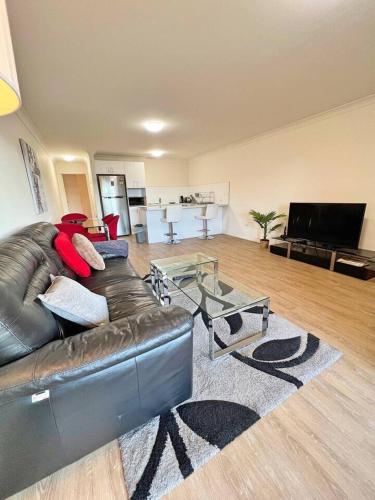 Beautiful & enclosed, 1 bd 1 bth - close to CBR Hospital