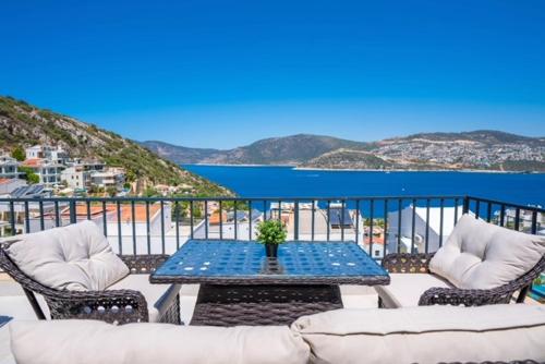 Charming 4-Bed Villa in Kalkan magnificent view