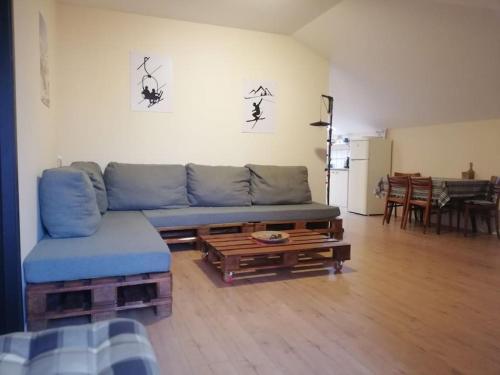 Apart 53