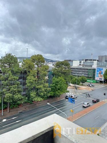 Lavish & Oversized 1 Bd 1Bth - Centre of the CBD