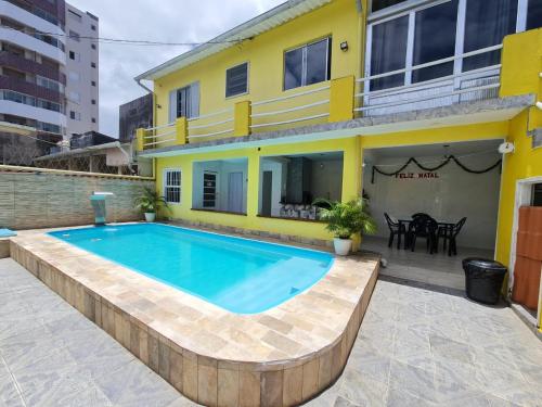 Edícula completa com piscina