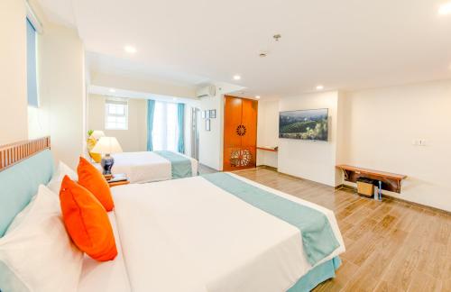 Deluxe Premier Family City View with 2 Balconies