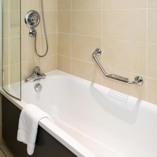 Bridgewood Manor Hotel & Spa - image 5