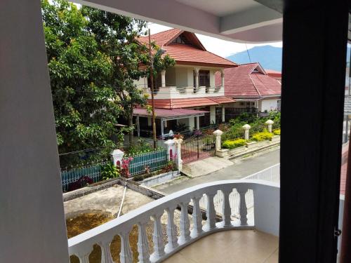 Asmanida Syariah Guest House in Banuhampu