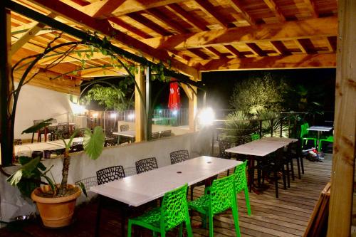 Restorāns, Camping les Chenes in Chauzon