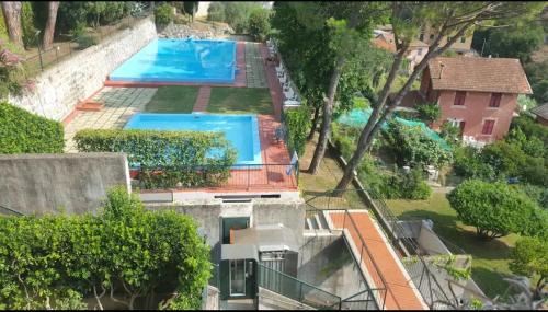  Camera privata nell´appartamento in zona residenziale con 2 piscine in Rapallo