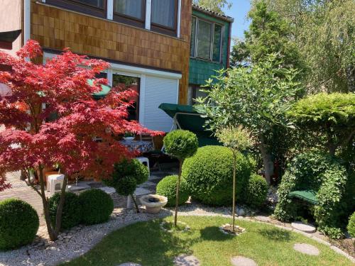 Nyaraló Japánkerttel - Apartment with Japanese Garden (Nyaralo Japankerttel - Apartment with Japanese Garden) in Balatonmariafurdo