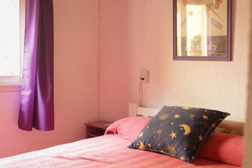 3 bedrooms, 6 beds