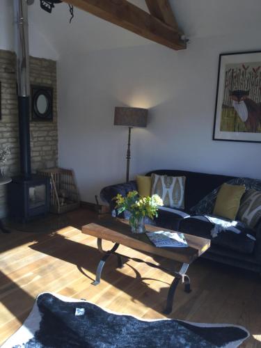 3 BEDROOM 5* BARN CONVERSION COTSWOLDS