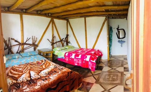 2 double beds