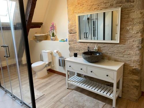 Bathroom, Maison Familiale au cœur de Saint Gervais in Saint-Gervais-d'Auvergne