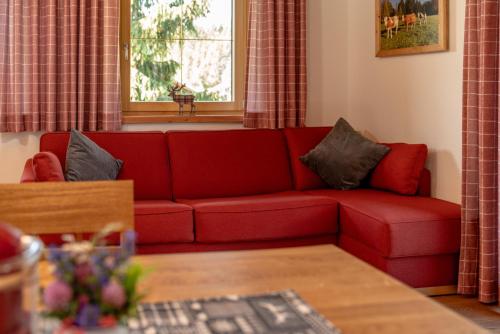 1 queen bed, 3 sofa beds