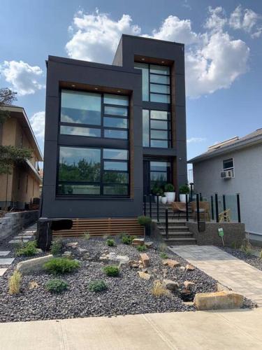 Executive Bsmt Suite, King Bed, 5 min to DT & Whyte Ave, Sleeps 6!, Edmonton (fotografie 6)