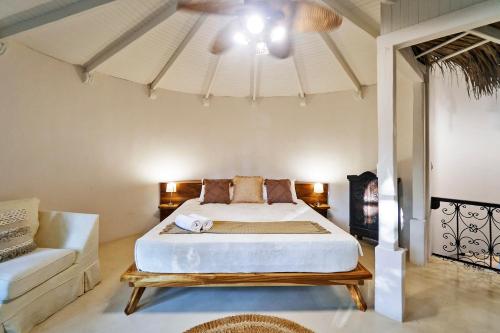 415824903 Paradise Beach Lodge