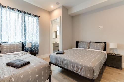 Modern 4 Bedroom home with rooftop deck #1