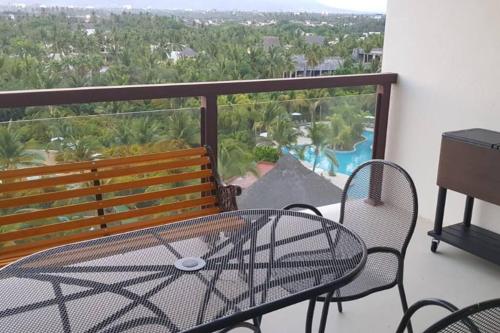 Three-Bedroom Premium Apartment with Balcony image 4