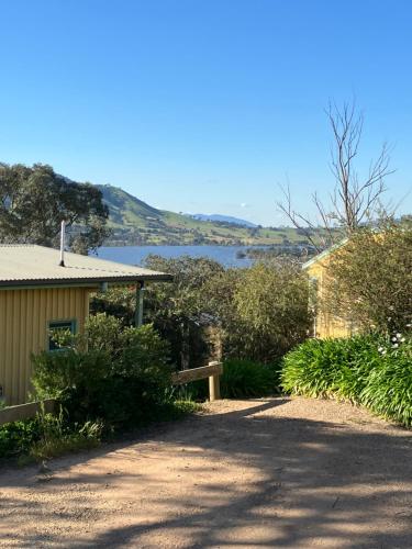 Two-Bedroom Cottage with Spa Bath - Wattle