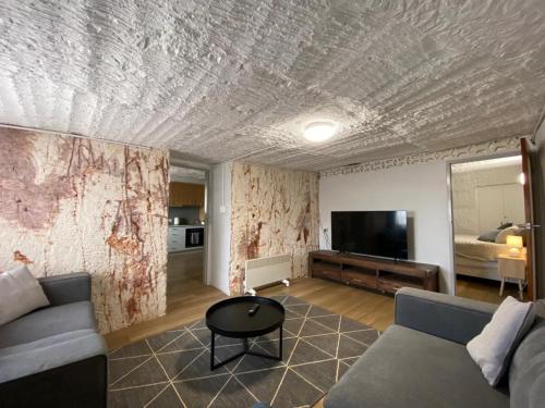 Facilities, 894 Holly Court in Coober Pedy