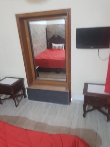2 queen beds