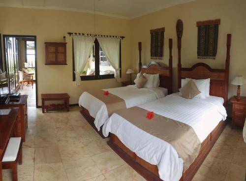2 twin beds