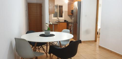 LINA'S HOME & POOL - Breakbooking CY in Latsia